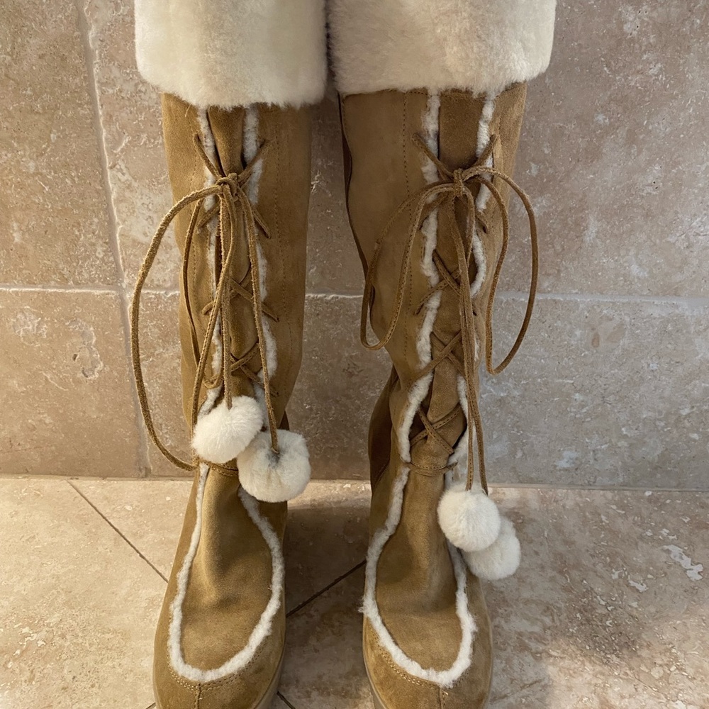 Beautiful Coach suede / shearling boots size 9
